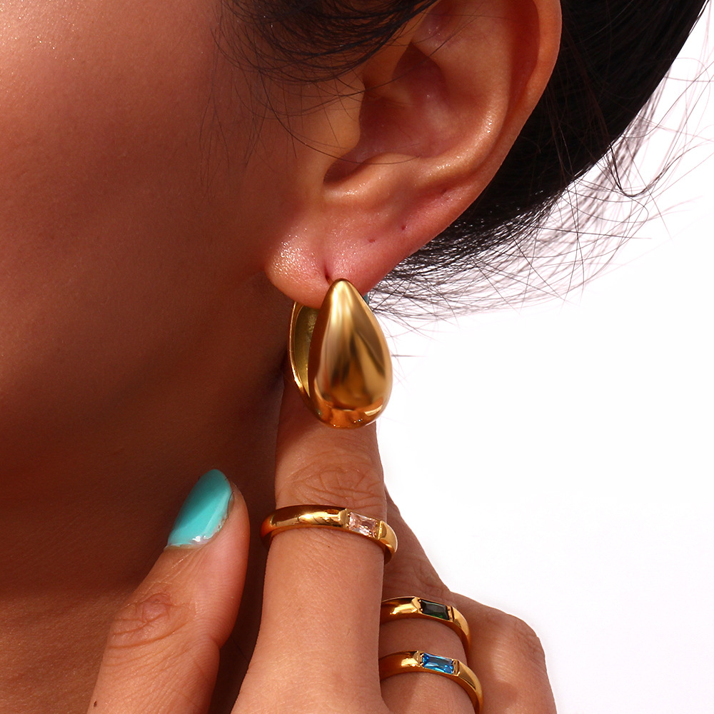 1 Pair Lady Simple Style Irregular Polishing Plating Stainless Steel 18K Gold Plated Hoop Earrings display picture 10