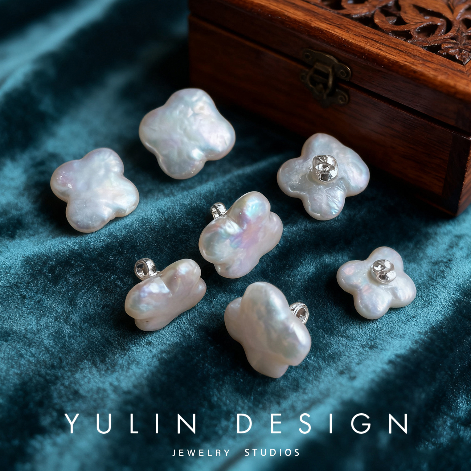 Four-leaf clover freshwater pearl button 1 piece