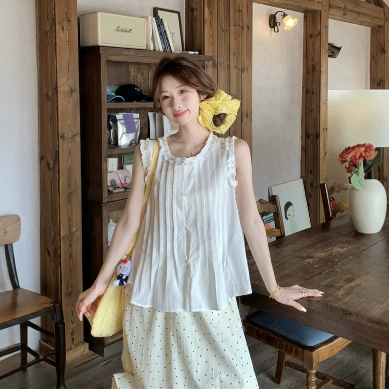 Korean-Style Lace Is Sweet! 2026 Spring/Summer New Niche Round-Neck Casual Patchwork Design Versatile Sleeveless Top for Women