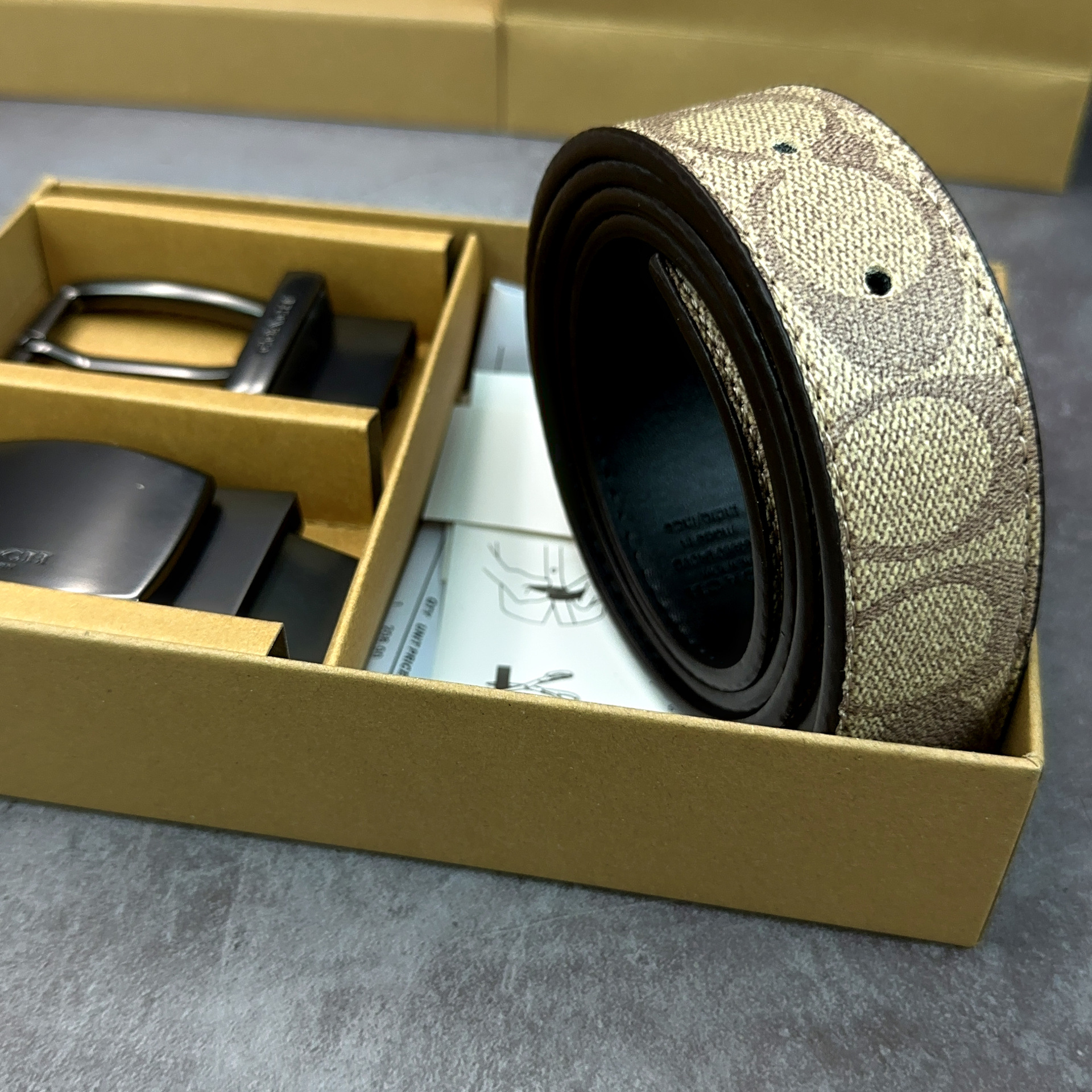 apricot pin buckle flat buckle