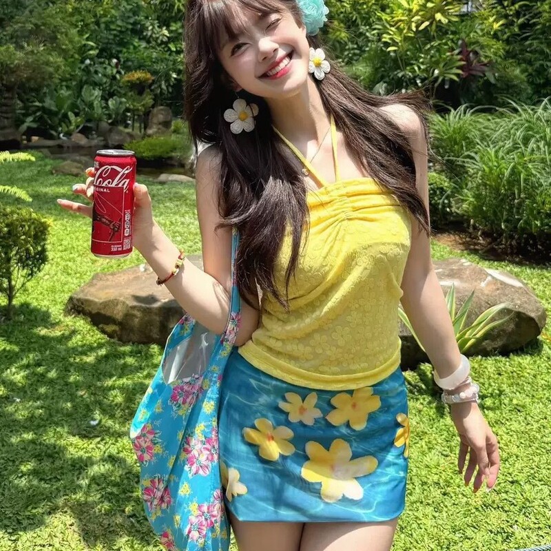 Dopamine Sweet Hot Girl Halter Neck Tube Top Bikini Printed Skirt Three-Piece Women's Casual Vacation Swimsuit