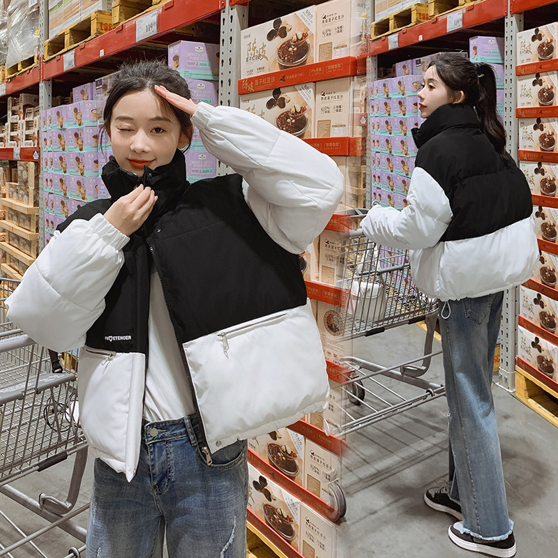 欧米の新しいパンの服は色を合わせて短いタイプの羽毛の綿服をつなぎ合わせて縄を引きます。|undefined