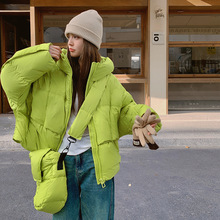 实拍超好看多巴胺荧光绿短款面包羽绒服女冬高级设计感小众厚外套