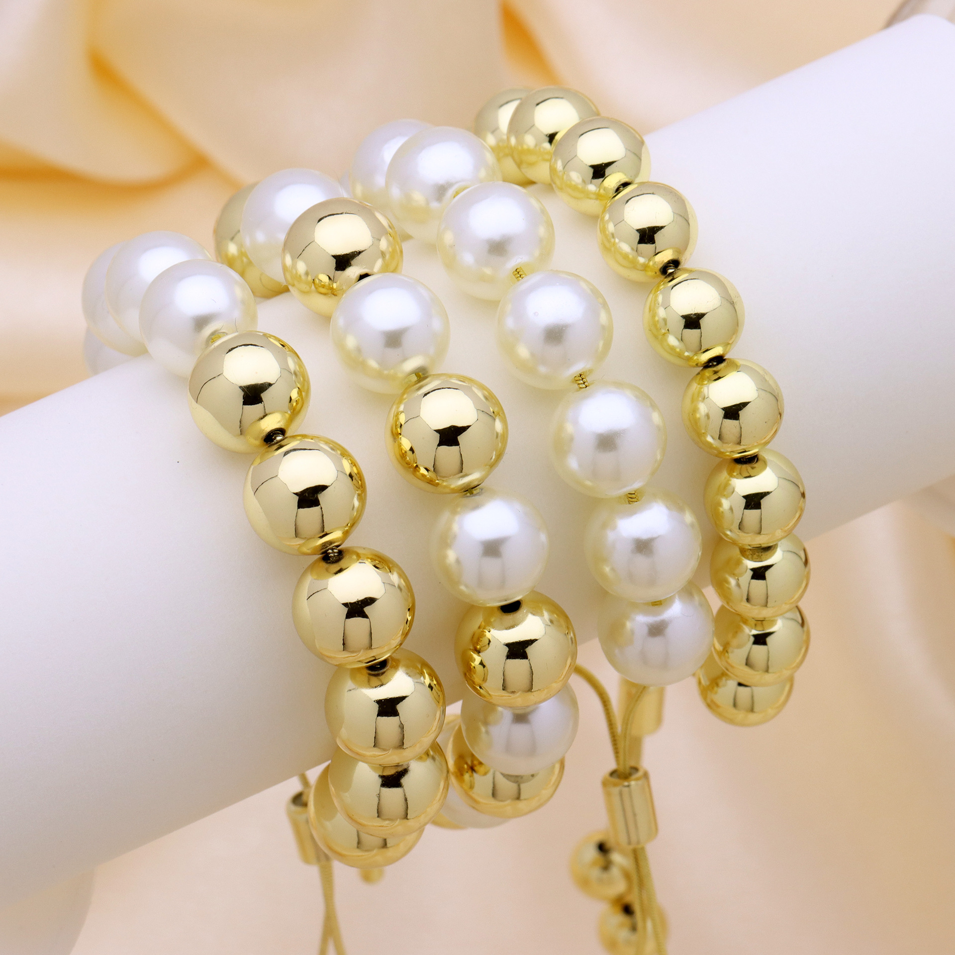 20g Weight Bracelets Classification 1 Piece Quantity Holiday, Daily Occasion Imitation Pearl, Brass Material Round Pattern Women's Gender Beaded Design Simple Style, Classic Style Style Simple Style Classic Style Round Imitation Pearl Brass Wholesale Bracelets 无
