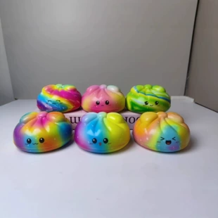 Антистресс-игрушка радужная булочка из PU