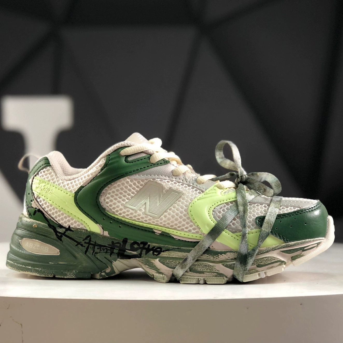 Чистые оригинальные NB MR530 dad shoes ретро дышащие сетчатые глаза легкие беговые кроссовки повседневные спортивные походы