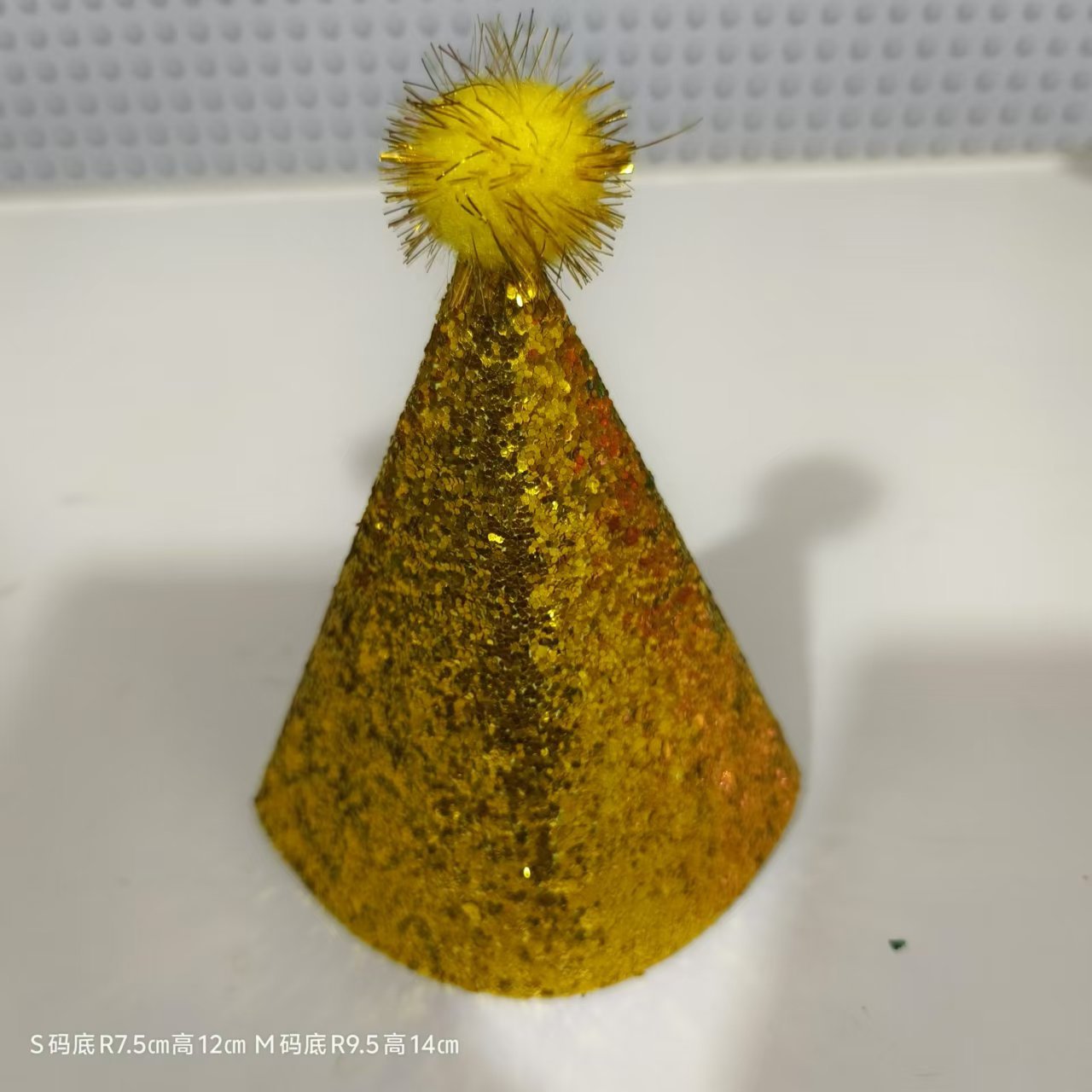 Amazon cross-border pet cumpleaños sombrero perro gato niño cumpleaños party polvo brillante sombrero vestido de baile