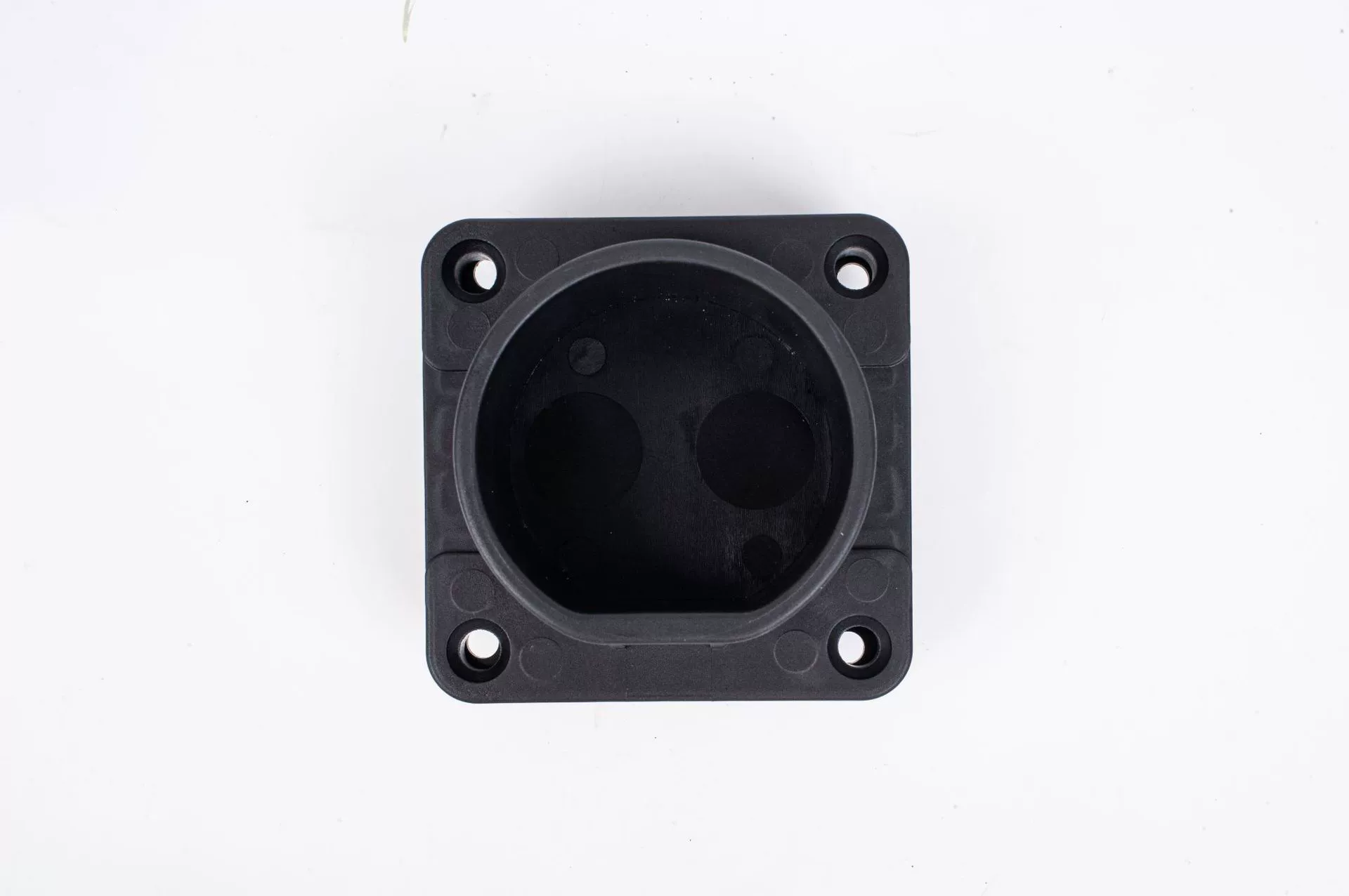 Electric bracket with accessories charging