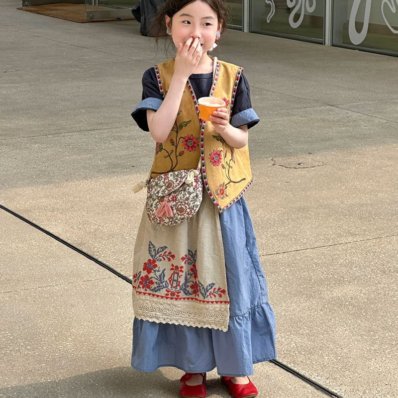 Girls' Vest Children's Summer Suit 2025 New Big Children's Tops Retro Style Girls' Dresses Short Sleeve Thin Style