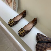 С���L���|�н��ٿ�ƽ�׶���ЬŮ�\�ڑ���һ�_�Ŵ��r�����̆�Ь