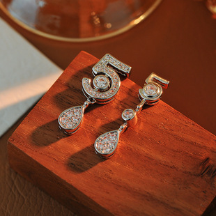 �r�ָ����M~�¿���Q����5�߼����W荽����AB���hˮ�γ��ɶ��