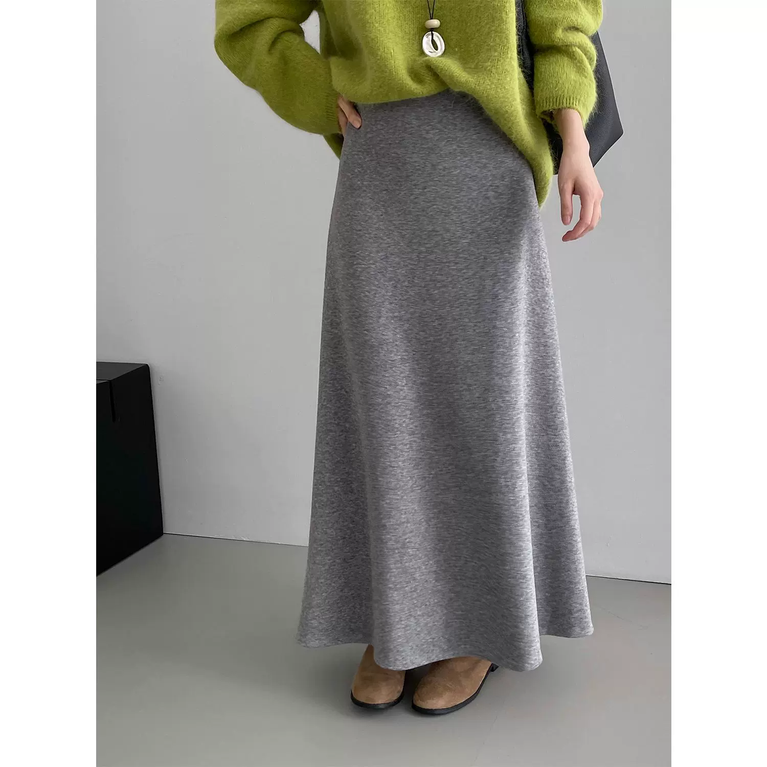 那末 加绒纸片瘦瘦裙~气质纯色垂感半身裙女显瘦大摆A字裙J8203-1