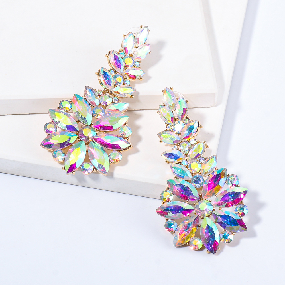 Nihaojewelry Jewelry Wholesale Fashion Geometric Inlaid Colorful Diamond Earrings display picture 2