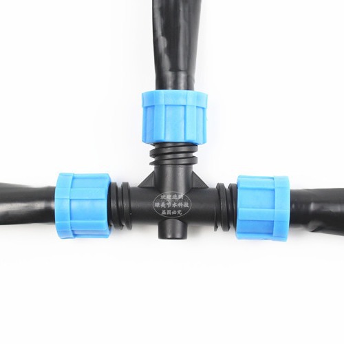 conector de accesorios especiales para correa de riego por goteo de 16 mm con bloqueo de tres conexiones de inserción de parche tipo laberinto en tierras agrícolas