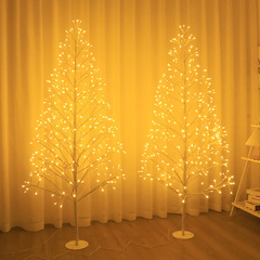 LEDはクリスマスツリーの暖かい色の部屋をシミュレーションします。