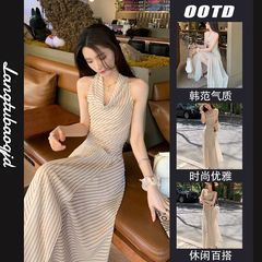2025独特超好看条纹挂脖连衣裙女夏显瘦气质荡领度假长裙无袖裙子