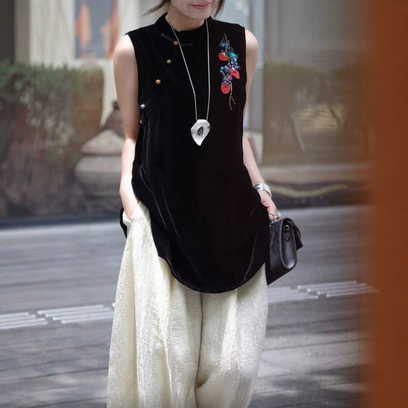 2026 Summer New Silk Velvet French Embroidery Top, Exquisite and Elegant, Retro New Chinese Style Original Design Blouse