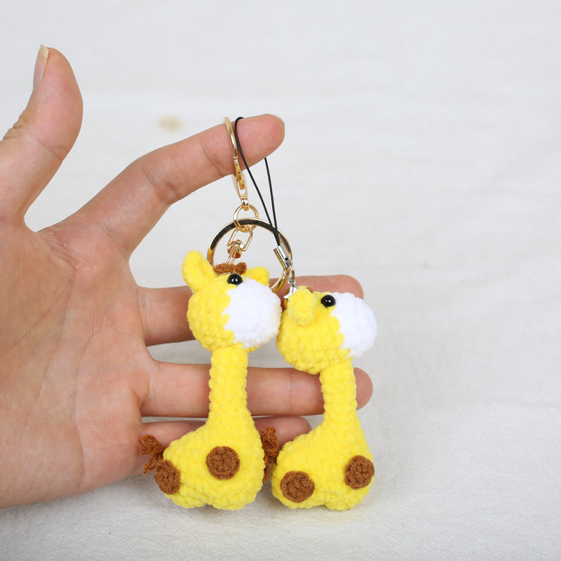 Cute cartoon giraffe crochet keychain pendant handmade doll bag decoration couple gift Cute cartoon giraffe crochet keychain pendant handmade doll bag decoration couple gift