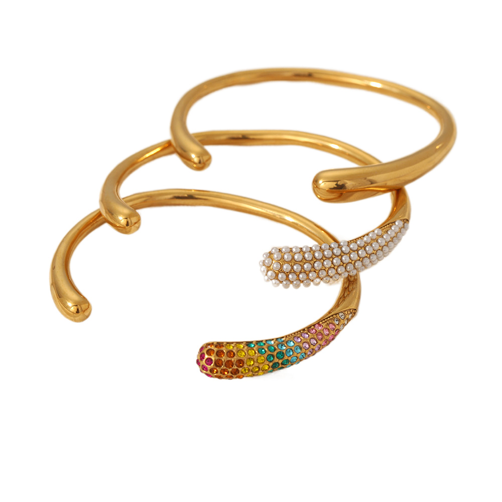 En stock Venta caliente moda europea y americana personalizada titanio pulsera de acero 18K chapado en oro color circonio completo diamante pulsera de acero inoxidable