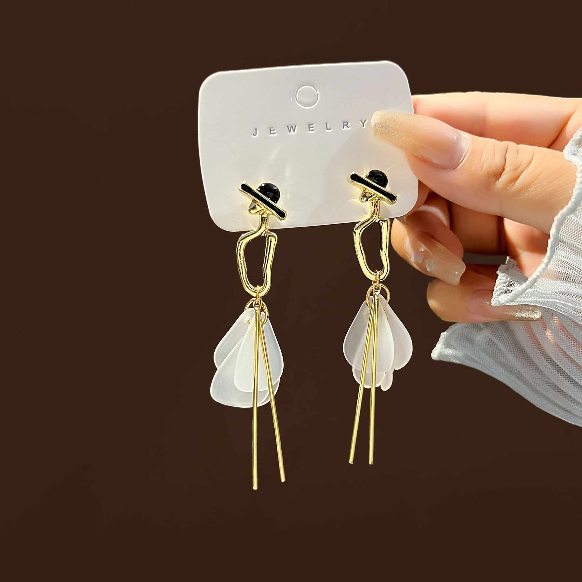 13g Weight 0.03µm-0.05µm Gold Plating Thickness Water Plating Gold Plating Process Copper Ear Needle Material Golden Plated Plating Material Artificial Pearls Inlay Material Drop Earrings Classification 1 Pair Quantity Daily Occasion Alloy Material Flower Pattern Women'S Gender Fashion Style Plating Craft 1 Pair Fashion Flower Plating Alloy Artificial Pearls Drop Earrings 7