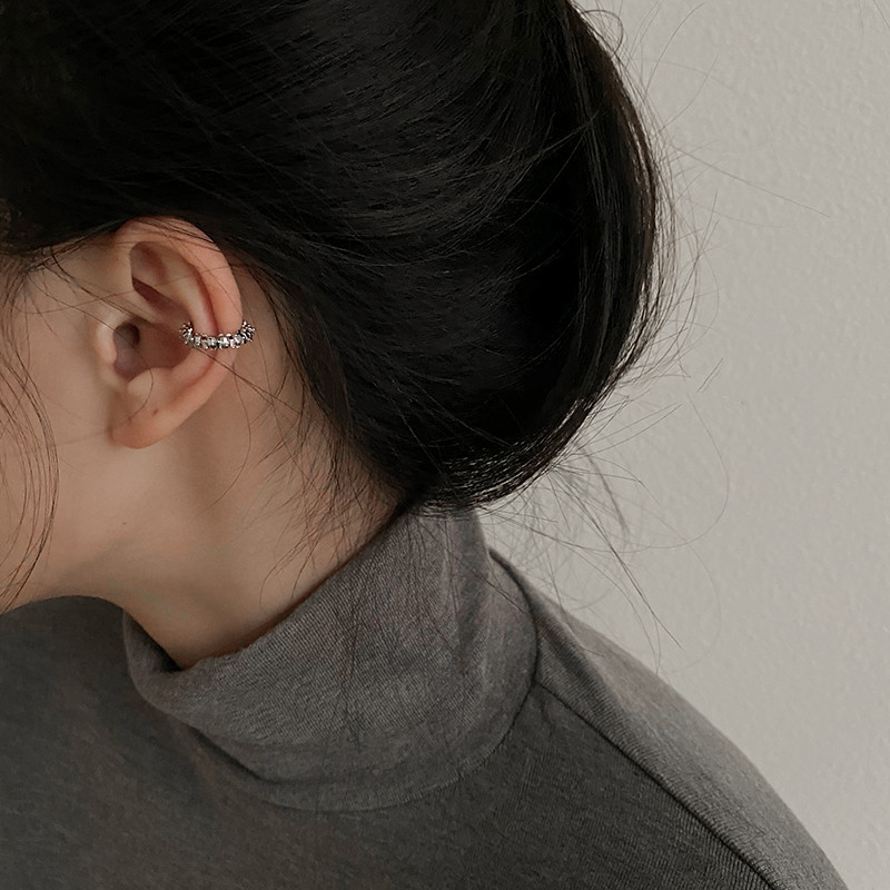 Exquisita personalidad Super Flash pequeño engranaje oreja clip de hueso hembra Super Hada temperamento todo partido earless oreja clip de moda Red rojo alto sentido