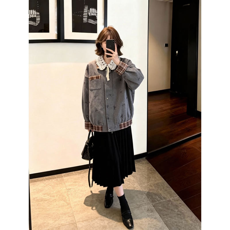 Early Spring French-Style British Elegance, High-End Feel, Loose-Fitting Patchwork Collar Jacket, Slimming Long-Sleeve Hong Kong Style Jacket Top Early Spring French-Style British Elegance, High-End Feel, Loose-Fitting Patchwork Collar Jacket, Slimming Long-Sleeve Hong Kong Style Jacket Top