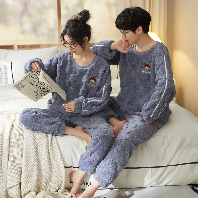 Pijamas de pareja de invierno forrados de lana engrosada coral polar hombres y mujeres Otoño e Invierno franela ropa para el hogar cálido traje de dos piezas