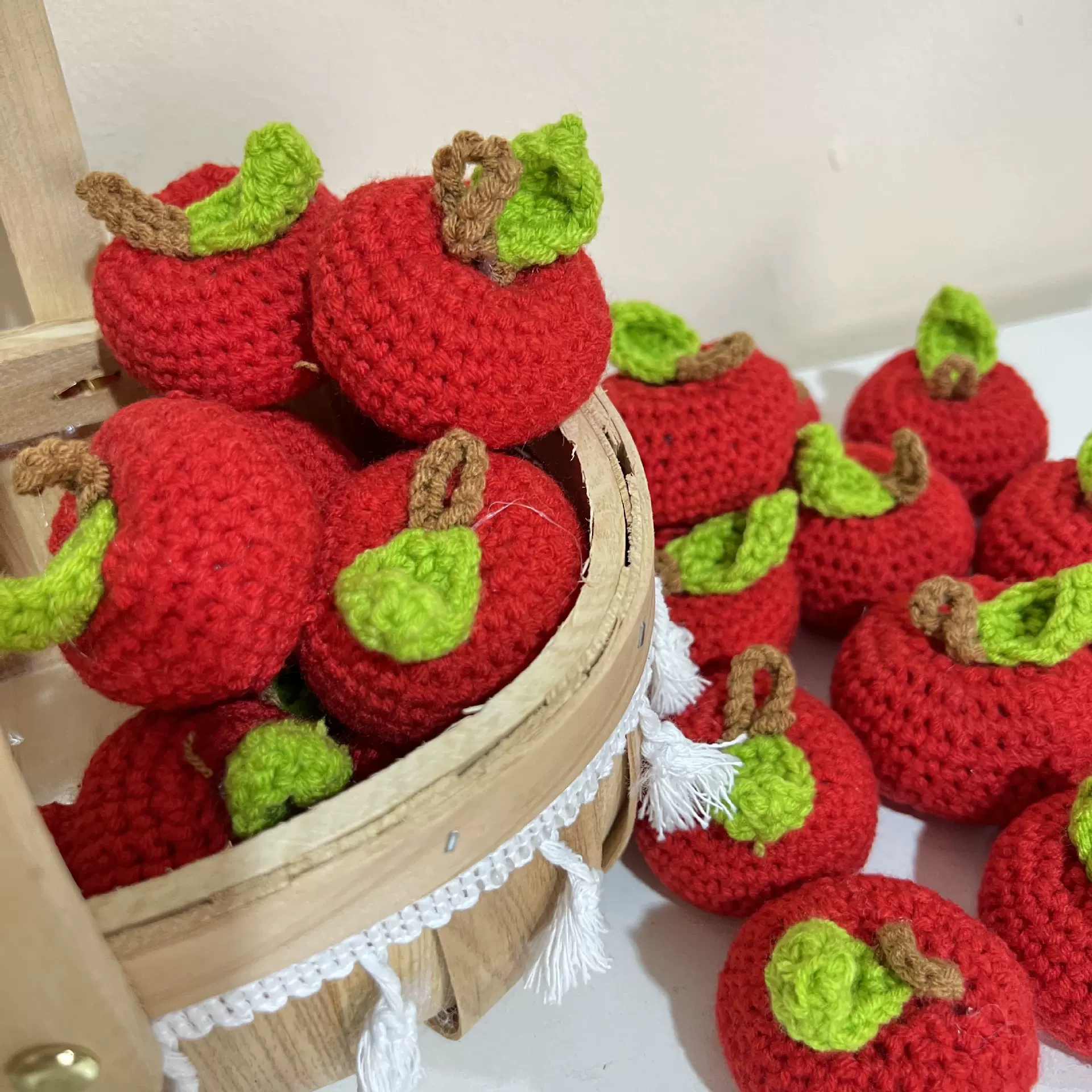 手工编织DIY毛线钩织钥匙扣挂件苹果草莓柿子橙子向日葵材料批发