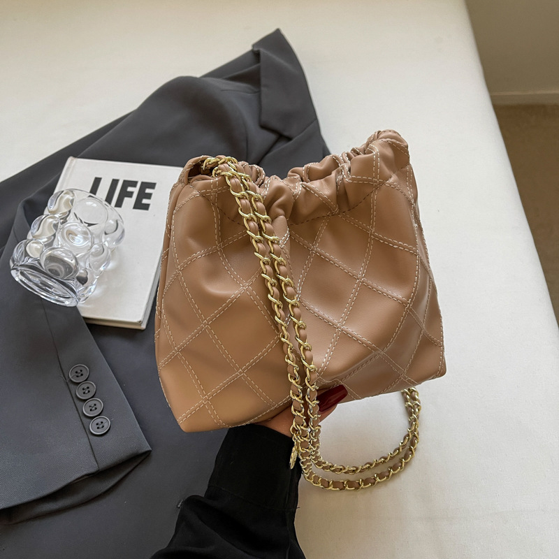 Borsa a tracolla singola da donna 2024 di nuova moda, versatile, di grande capacità, semplice, casual, per borsa a tracolla per ragazze_voghion.com