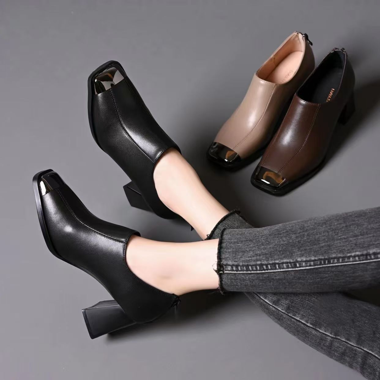 Zapatos de mujer cuadrados de cabeza profunda zapatos individuales de mujer tacones gruesos de piel suave zapatos de tacones altos de mujer no se cansan pies cruzados