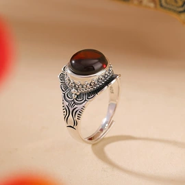 耳钉;戒指;吊坠