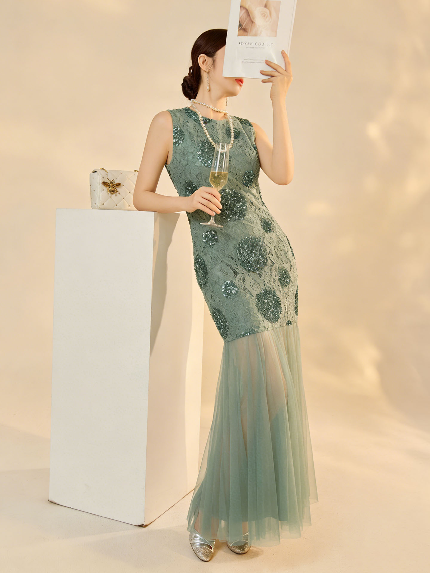 Váy maxi không tay họa tiết hoa nhỏ phối sequin lấp lánh phong cách tân Trung Hoa — Xanh lá cây nhạtcolor