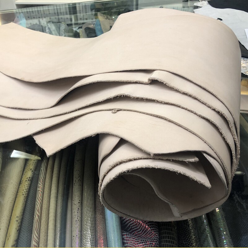 Genuine Leather from the Belly Area of the Cow, Vegetable-Tanned Leather, Natural Color, Top Layer Cowhide, Suitable for Billiard Table Pockets, Jewelry Boxes, and Knife Sheaths
