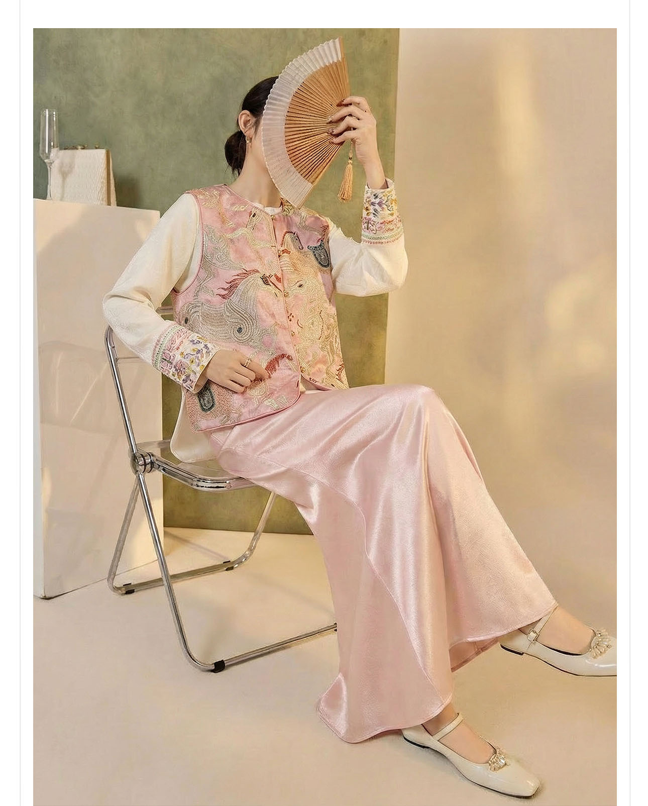 Áo ghi lê thêu họa tiết mã đáo thành công kiểu Trung Quốc mới, tay ngắn, form suông — Màu hồng chi tiết 5