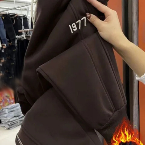 2023年秋冬に起爆したベルベットは1977女性のズボンのズボンのファッション運動のハーレムのズボンの足を厚くした
