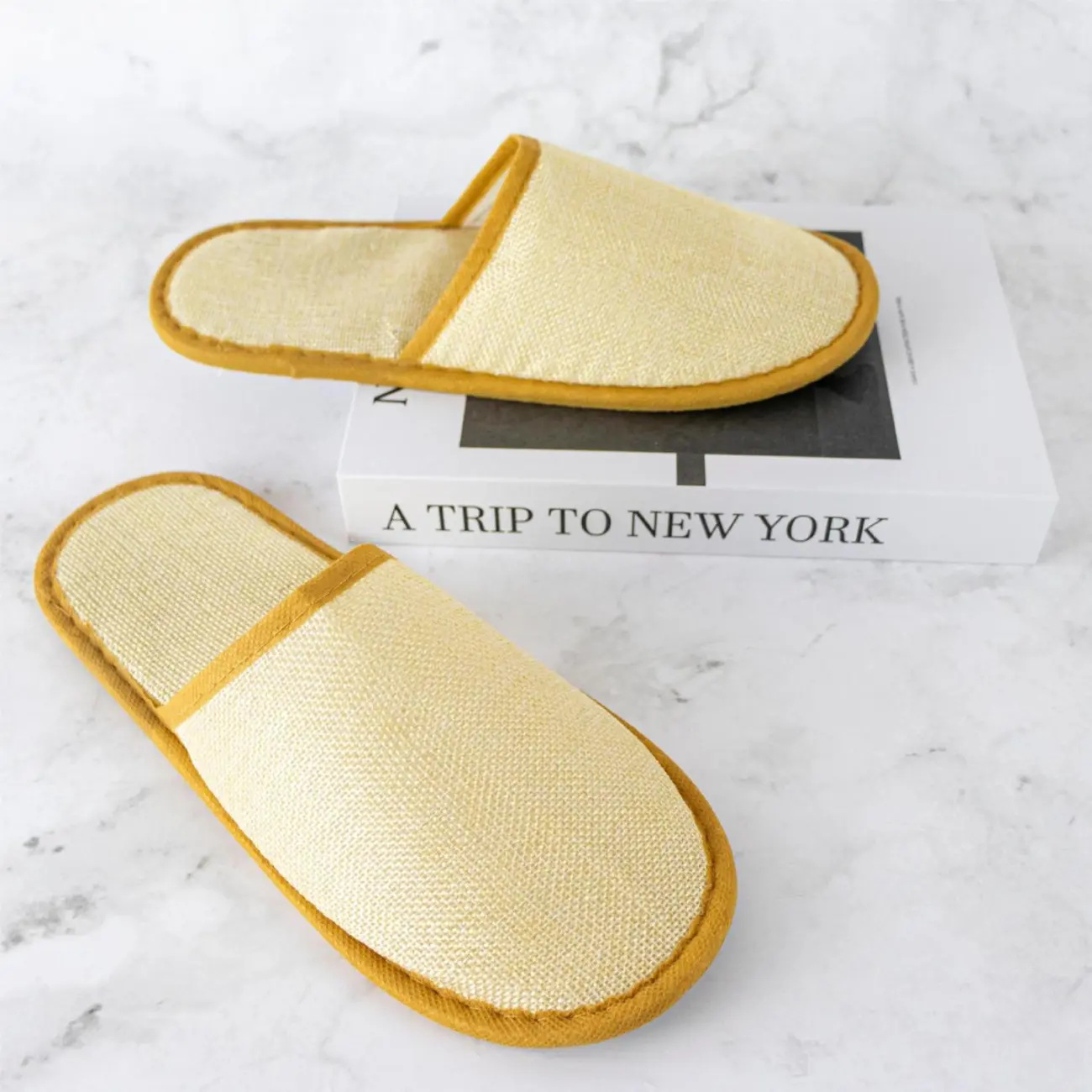 Zapatillas desechables antideslizantes suministros de hotel de hotel de alojamiento residencial para acogida de huéspedes espesar no tejido fábrica al por mayor spot