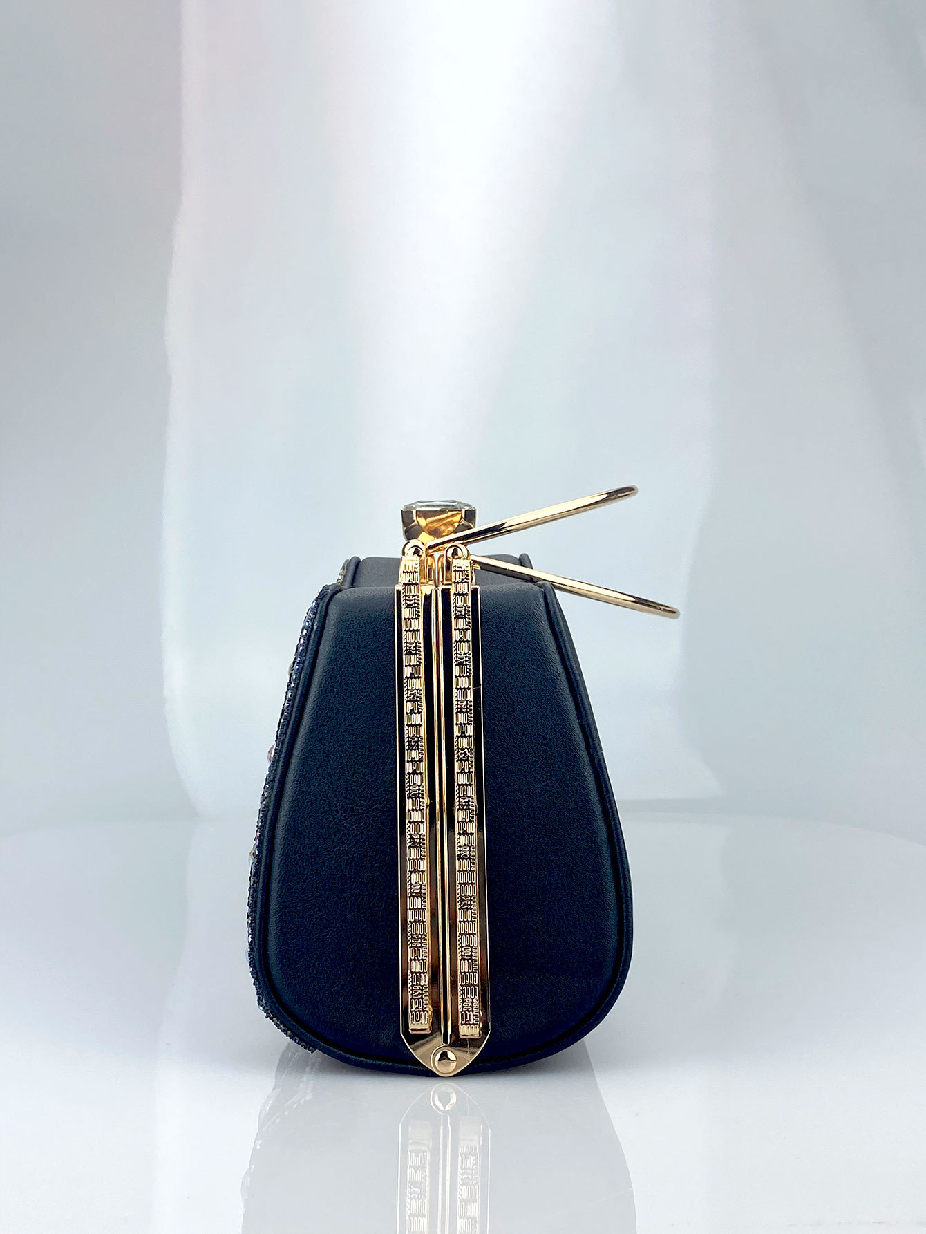 Black Gold Blue Pu Leather Solid Color Evening Bags display picture 7