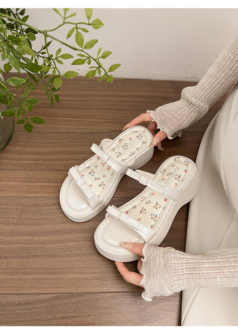 Zapatillas cómodas de arco con un pie sandalias de flores de verano 2026 nuevos zapatos de playa con suela suave y media image 7
