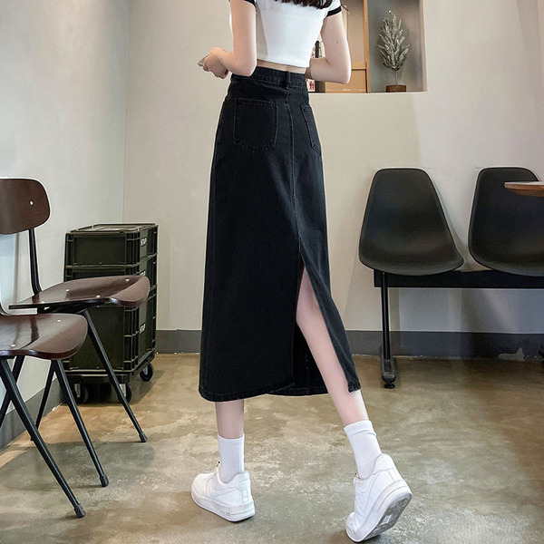 Spring long fitted denim skirt