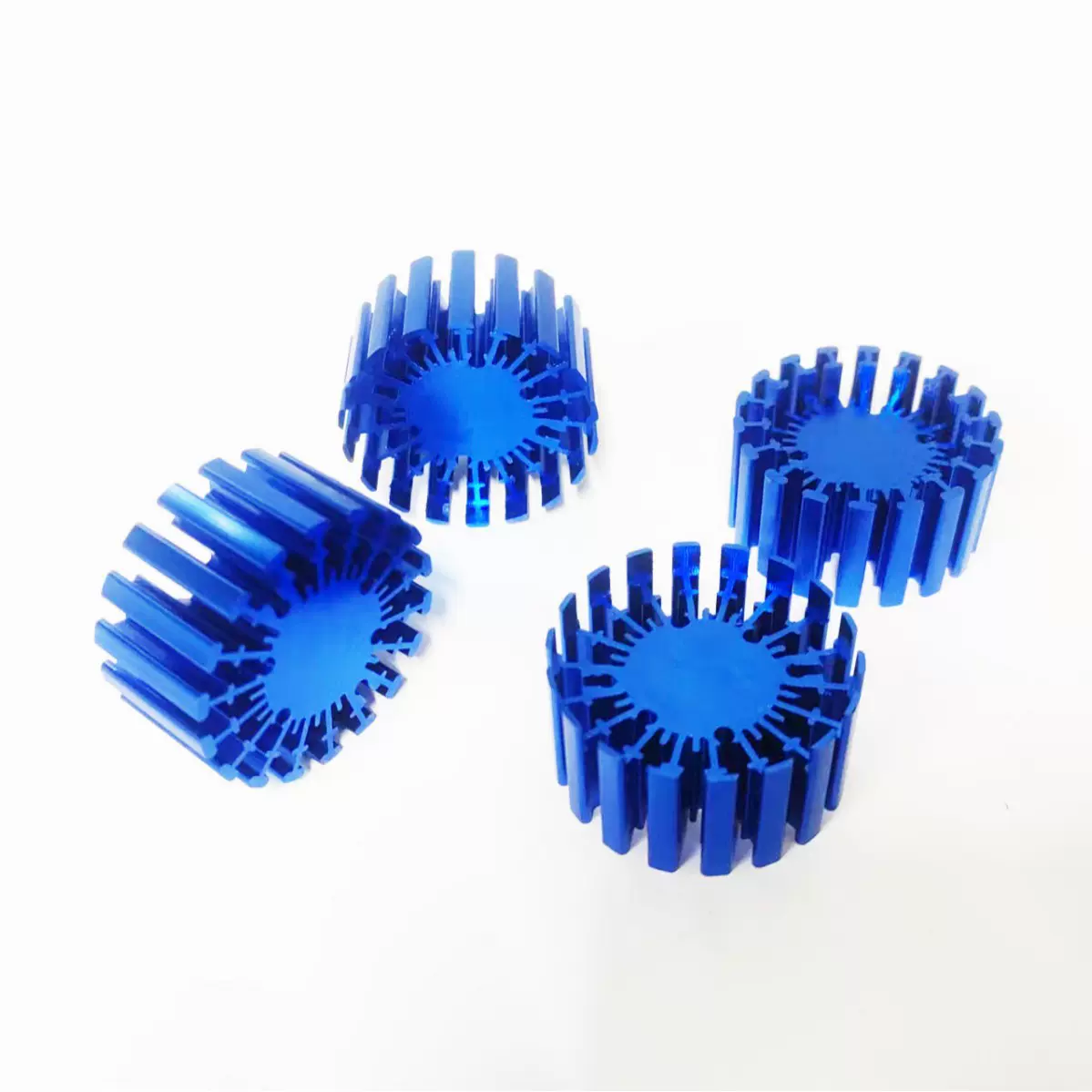 专业定制加工LED灯/汽车/电脑/CO2激光管等各种专用铝散热片