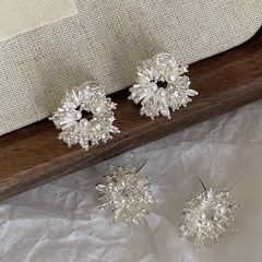 シンプルで高級感のある真珠の花火のピアス