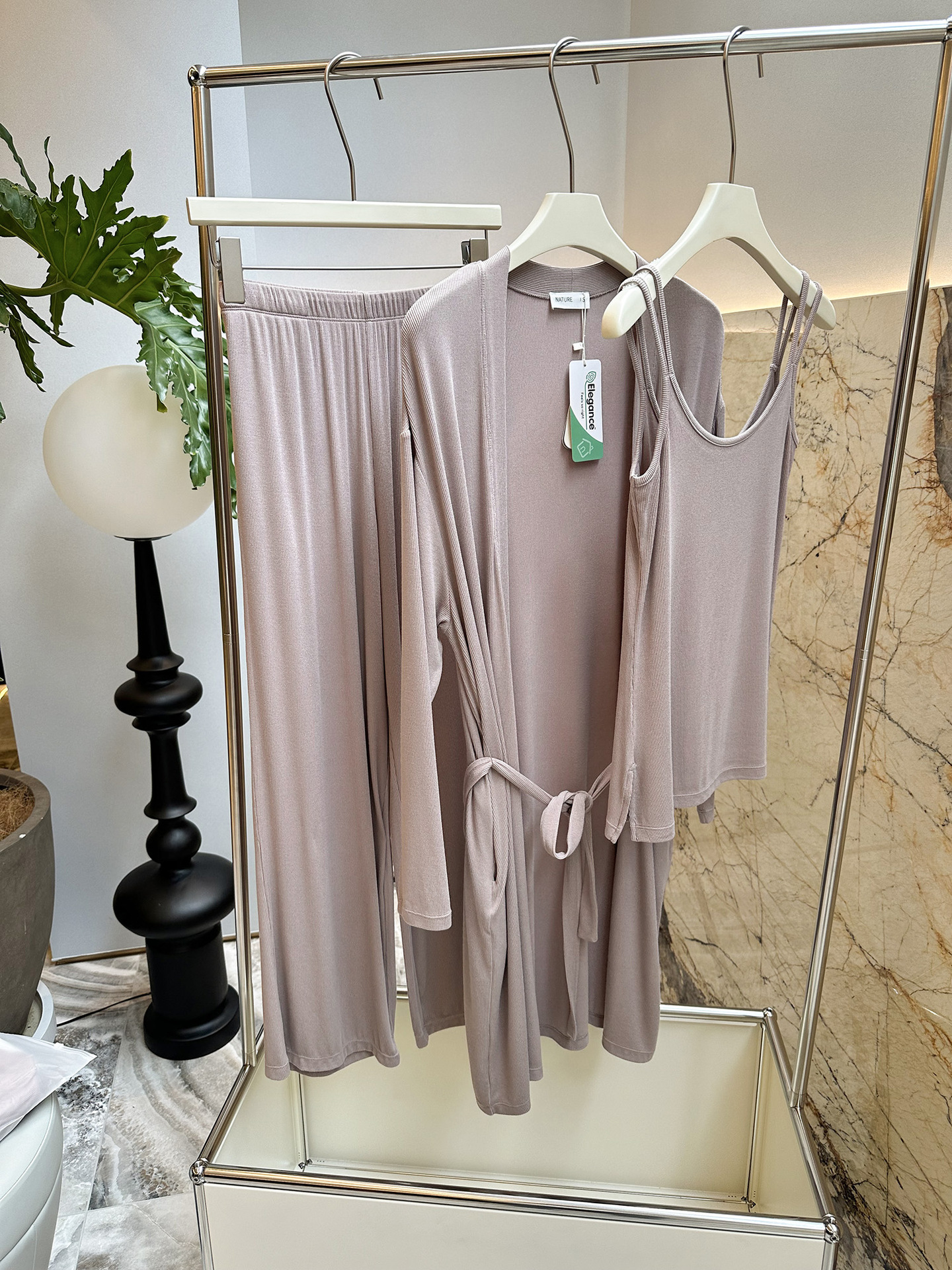 Title 14, Cardigan a coste con bretelle e pantaloni pigia...