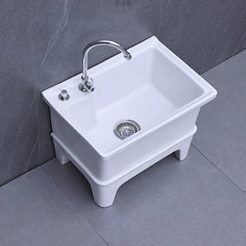 电脑桌;小夜灯;办公椅