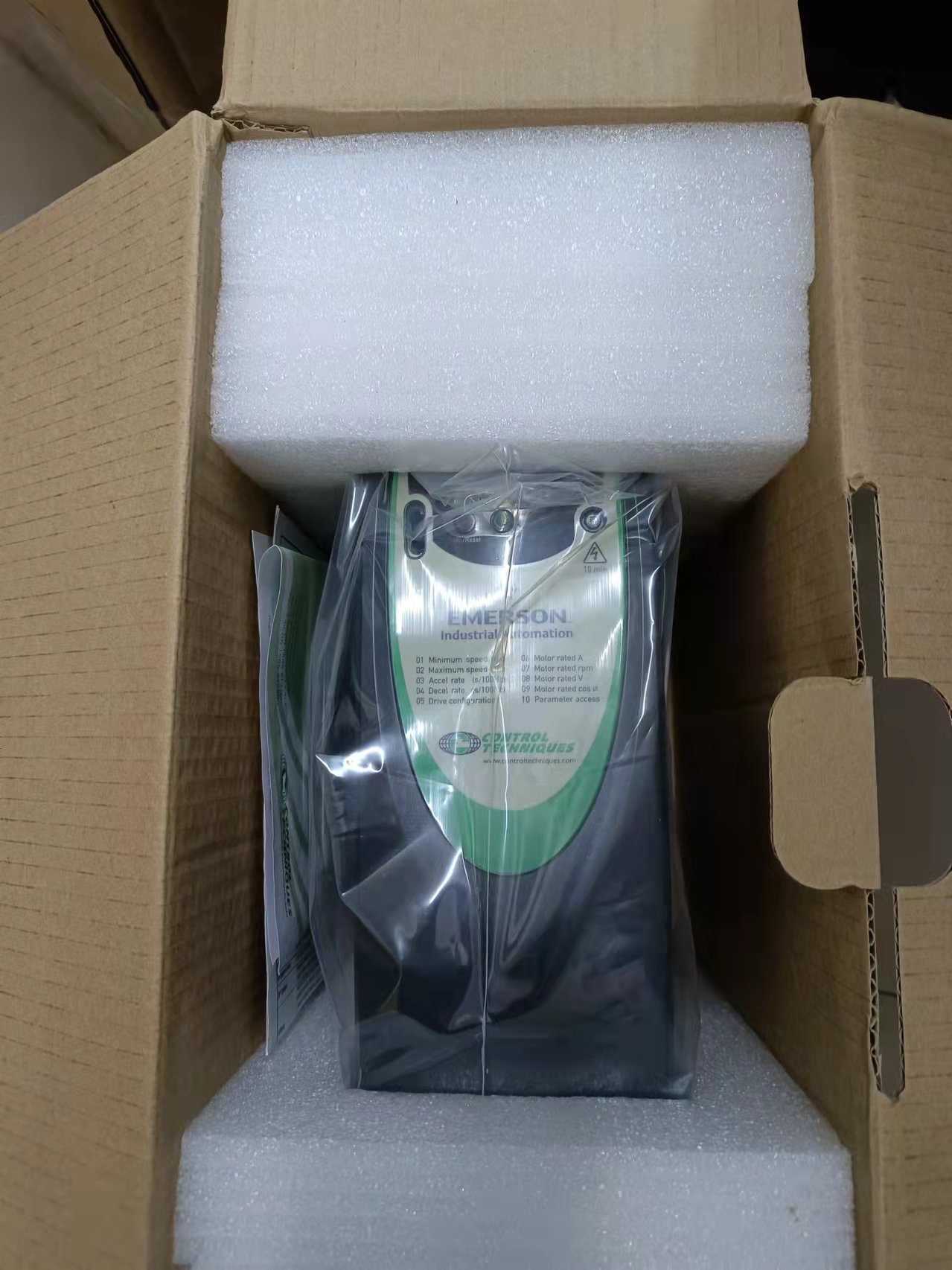 艾默生变频器SKA1200075单相220V0.75KW 全新原装优惠现货