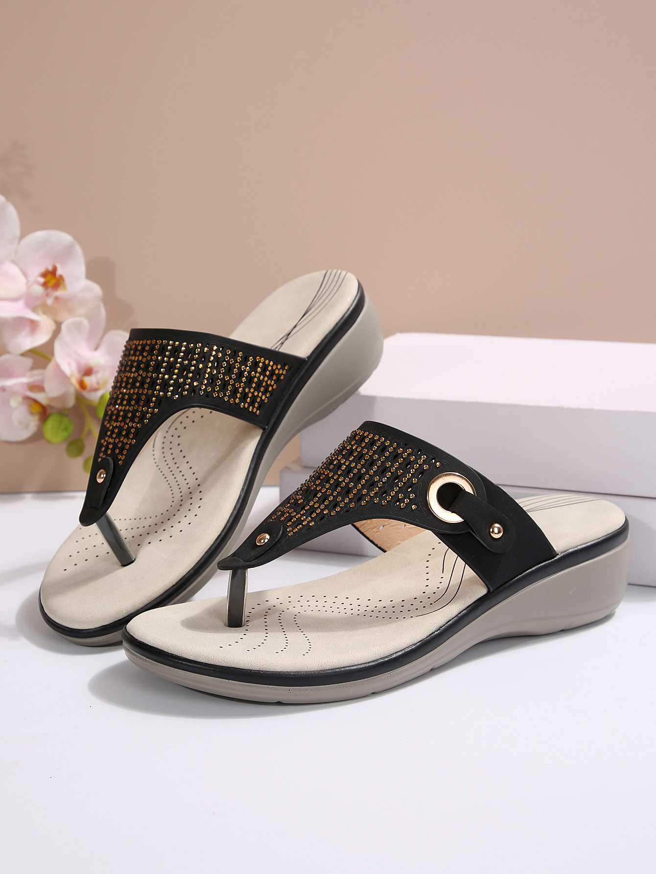 Sandali con zeppa da donna taglie forti, infradito estive con clip per le dita, traforate con strass, design europeo-americano_voghion.com