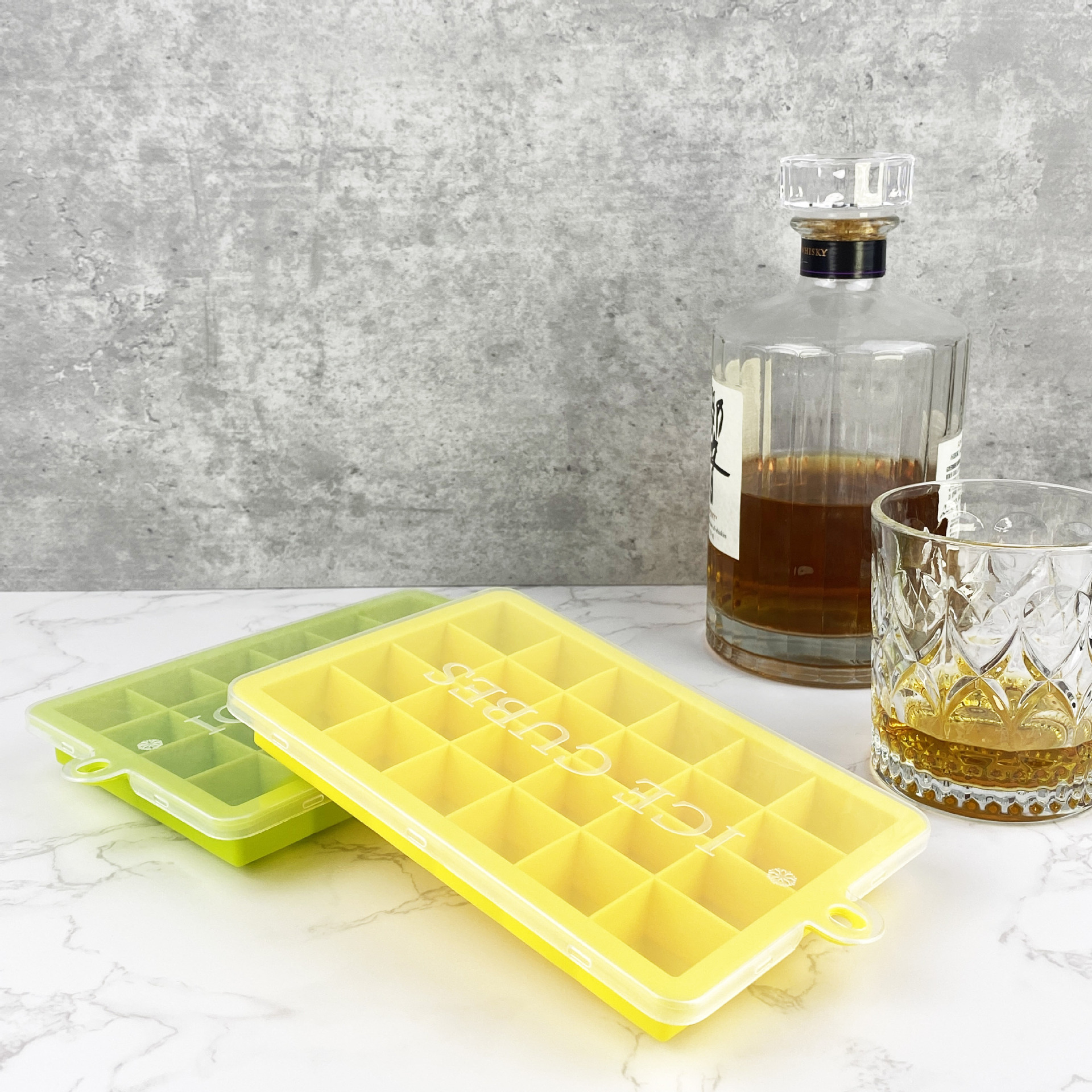 Bandeja de hielo de silicona 24 con tapa, fabricante de hielo para refrigerador doméstico, molde para cubitos de hielo, caja de hielo cuadrada, tiras de hielo de fábrica en stock