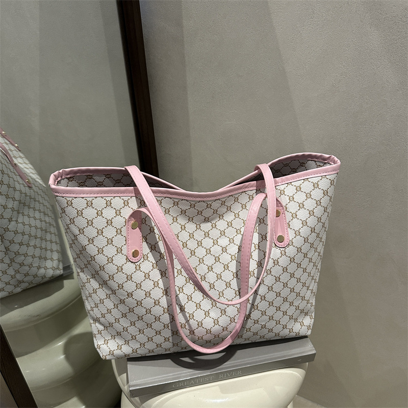 シンプルでファッショナブルな女性用大容量トートバッグ 2025 新しいトレンディなスタイルの通勤大容量ポータブルショルダーバッグトレンディ|undefined