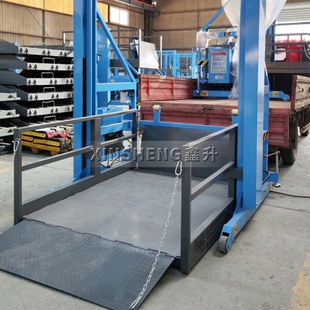 Mobile loading and unloading platform electro-hydraulic boarding axle load 2-3T-H1.7m pallet truck loaded into the container