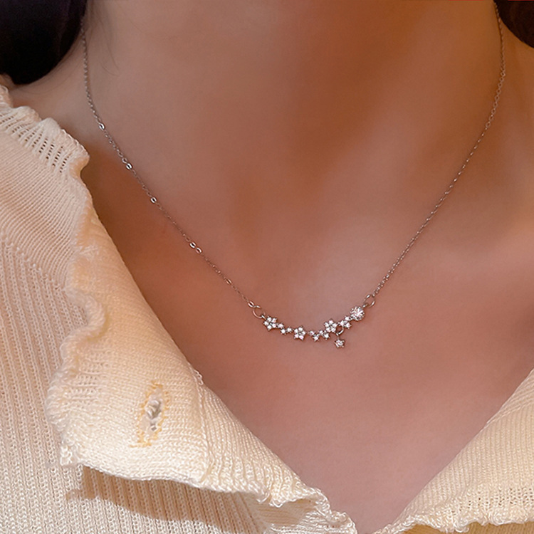 1 Piece Quantity Daily Occasion Elegant Flower Zircon Alloy Cable Chain Pendant Necklaces Wholesale