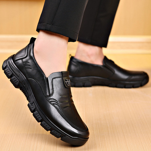 Leather shoes for men, spring and autumn business casual, middle-aged dad men's shoes, breathable soft soles, non-slip shoes for the elderly, men's shoes
